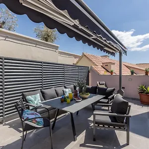 Main Square Duplex With Rooftop Terrace Split