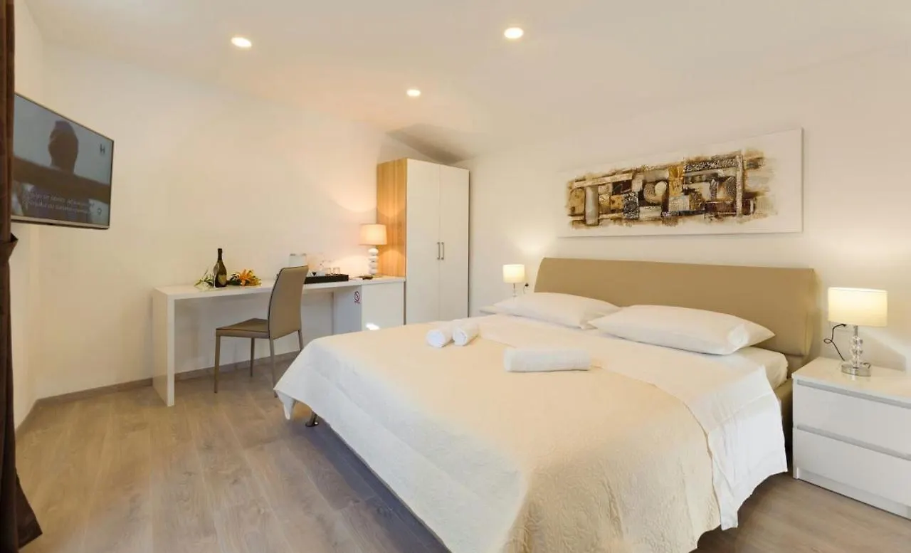 Apartments & Room Libar Сплит 0*,